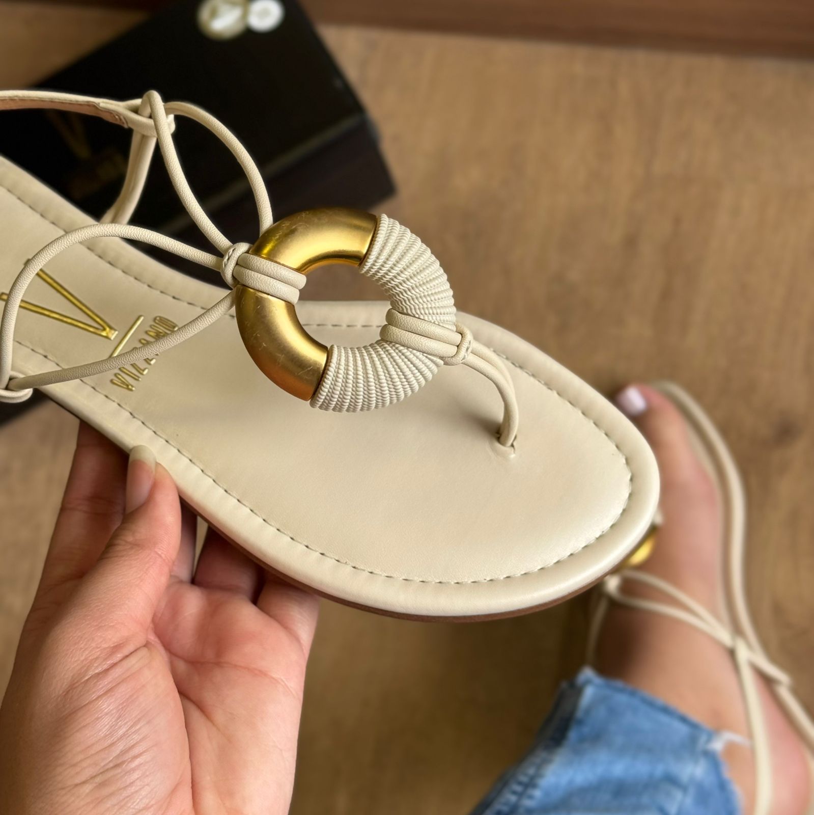 Sandália Vizzano Rasteira Detalhe nas Tiras 6371.1001