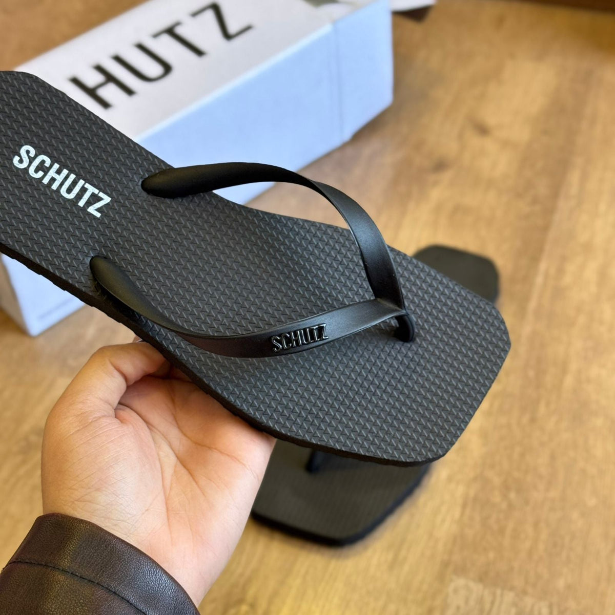 Sandália de Dedo Schutz S222950001