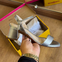 Sandália Moleca Salto Bloco Ajuste Prático 5496.101