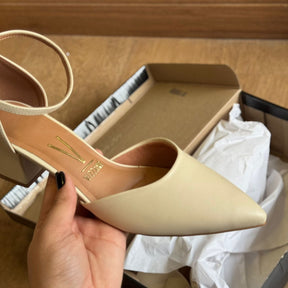 Sandália Vizzano com Bico Fino e Salto Bloco 1220.317