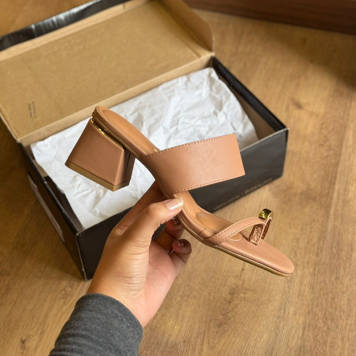 Sandália Vizzano Salto Bloco Hálux Dourado 6428.148