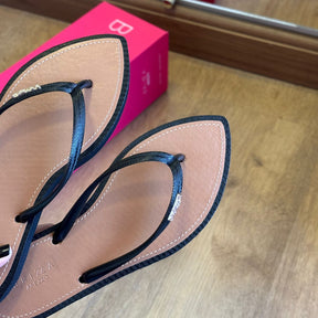 Chinelo de Dedo Arezzo Bico Folha Brizza Z191460002