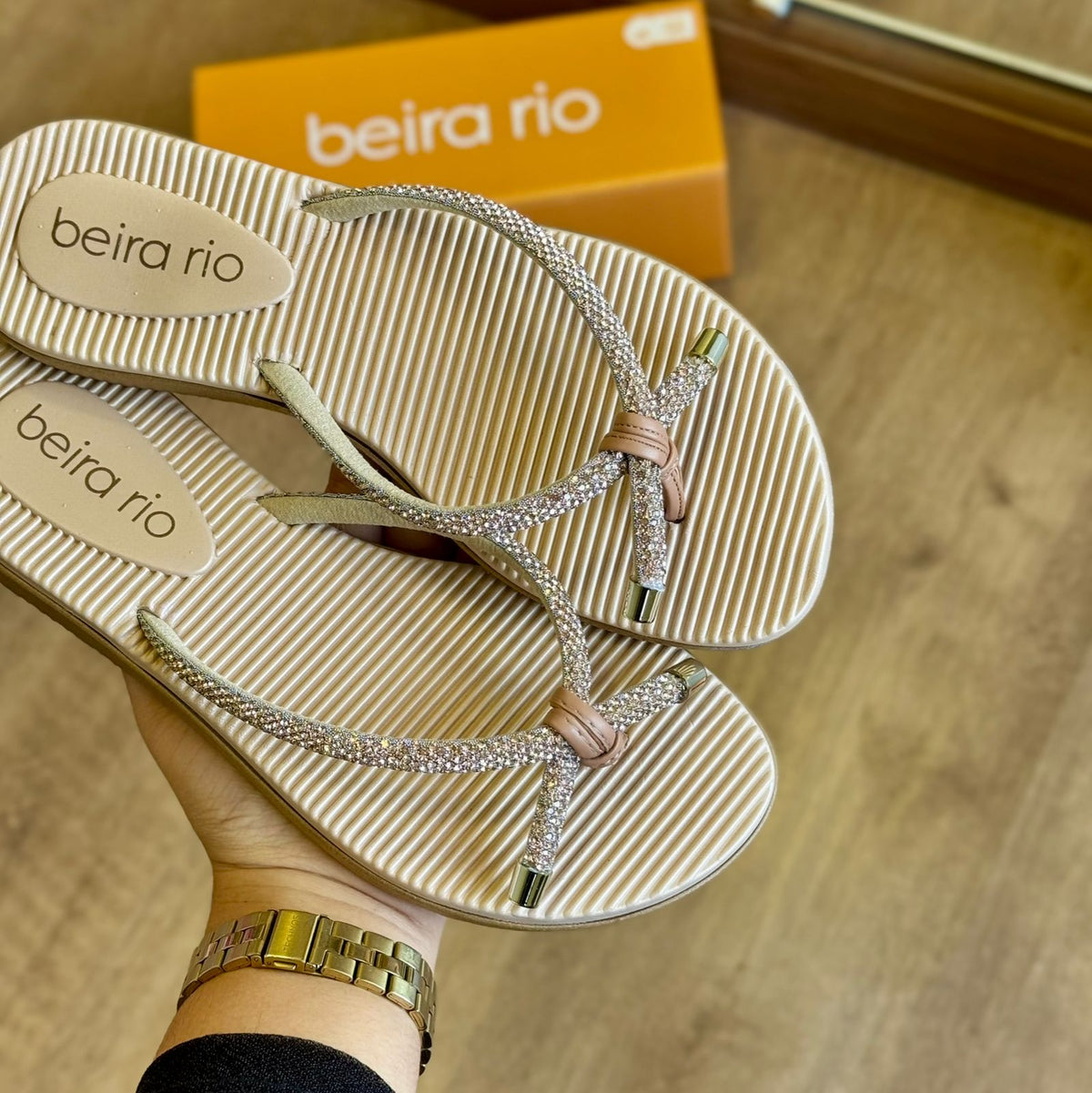 Chinelo Beira Rio Tira de Brilho 8395.227