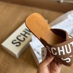 Sandália Schutz  Rasteira de X  Logo S208890004