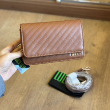 Bolsa Carteira Santa Lolla Costura Transversal 0470.547E