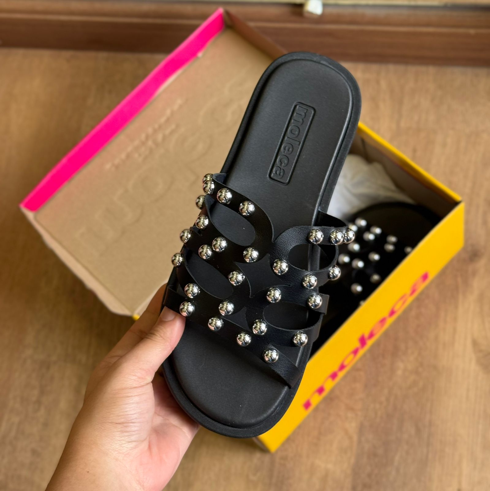 Sandália Moleca Papete com Bolinhas Douradas 5489.121