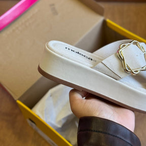 Sandália Moleca Detalhe Fino na Tira 5553.101 - Veludo