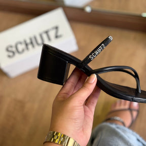 Sandália Schutz Salto Bloco Tiras com Strass S224950002
