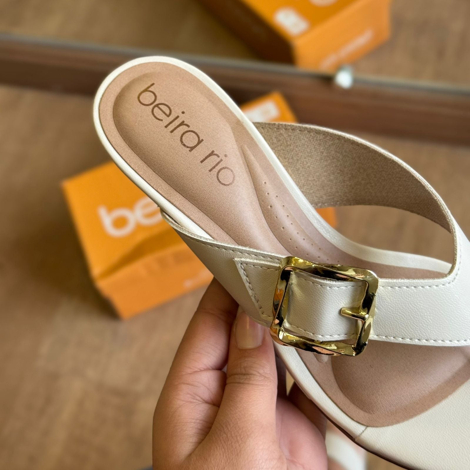 Salto Beira Rio Ouro Entrelaçado 8308.1440