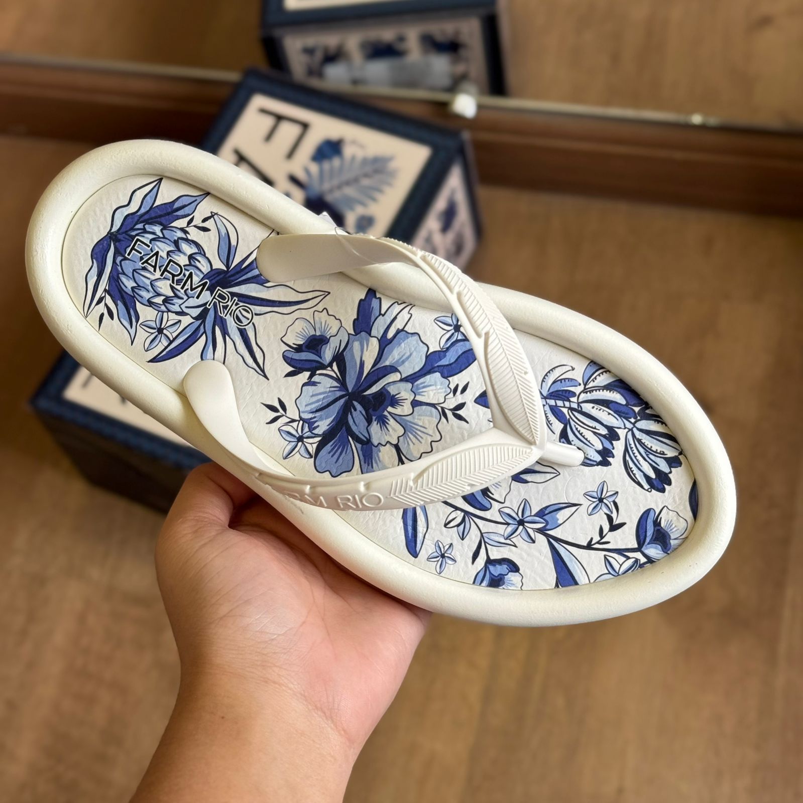 Chinelo de Dedo Farm Canoa J100580021