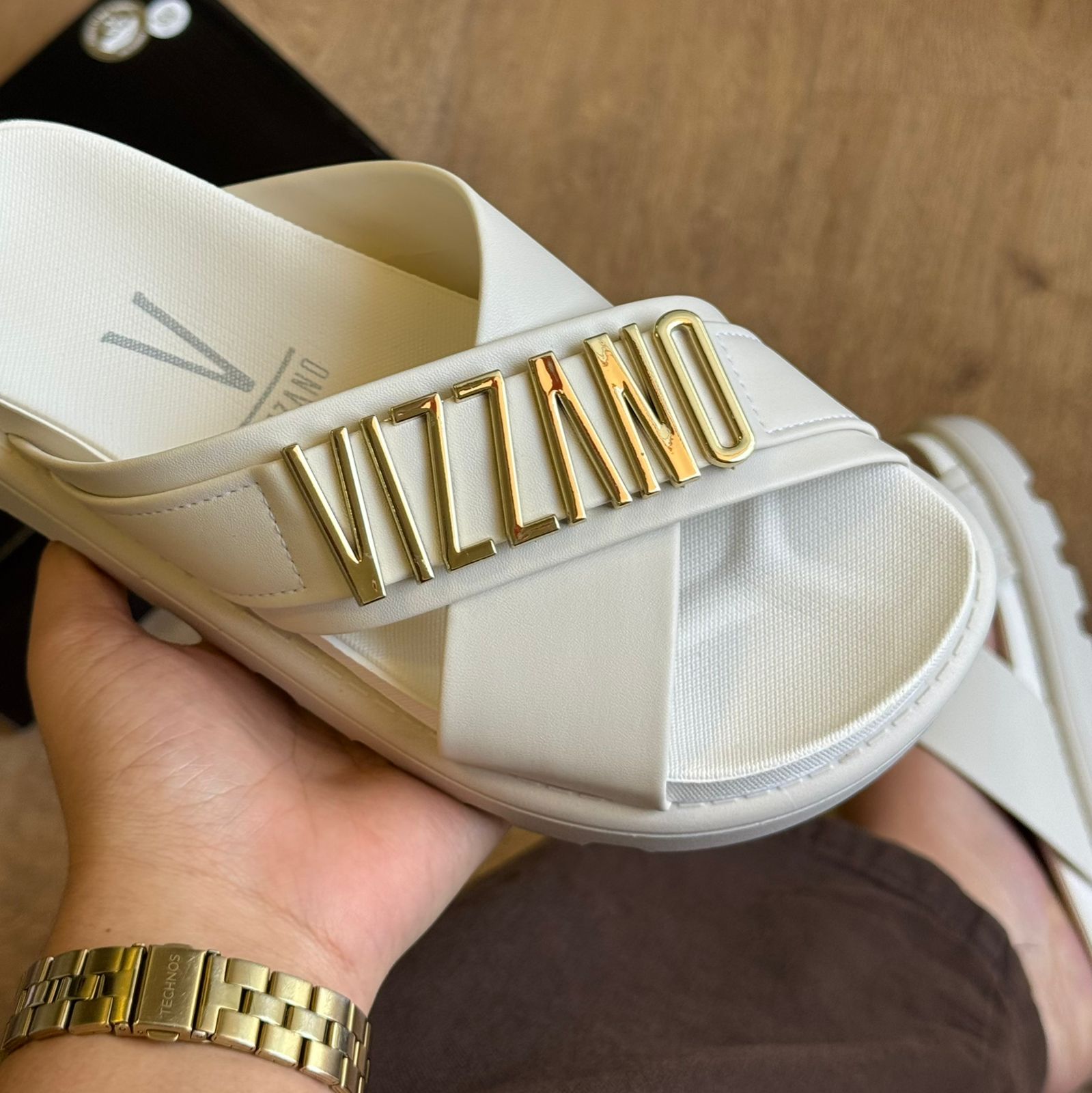 Sandália Vizzano Papete em X Detalhe da Marca 6510.122