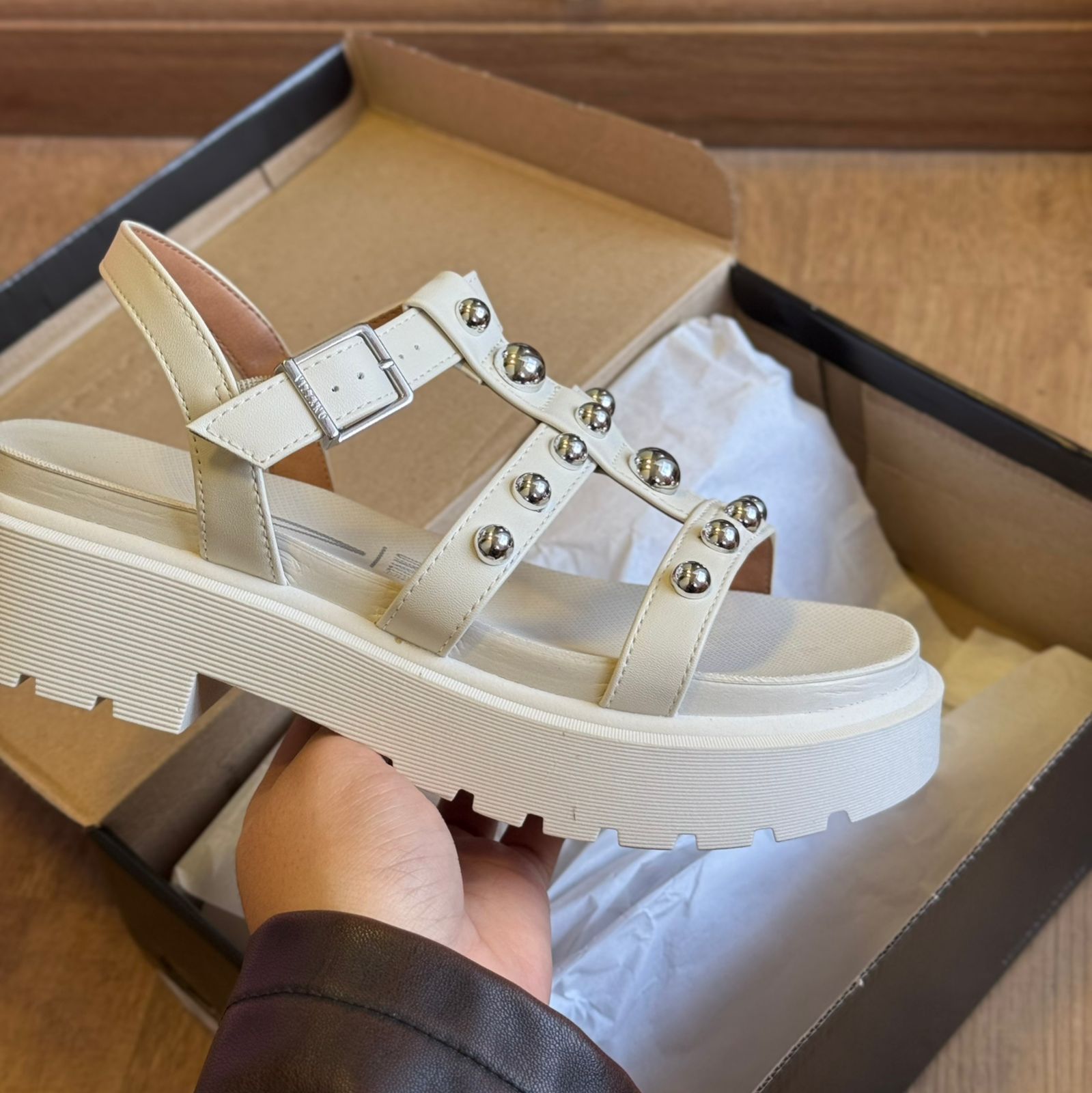 Sandália Vizzano Tratorado Pontinhos nas Tiras 6499.110.7286