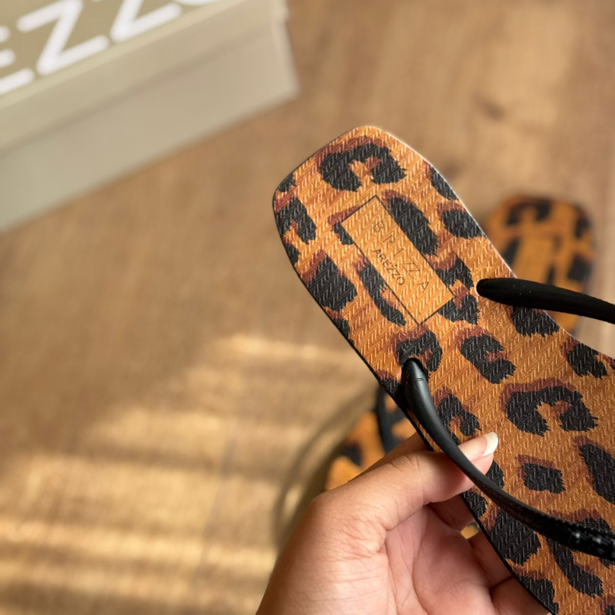 Chinelo de Dedo Arezzo Animal Print Square Z190270243