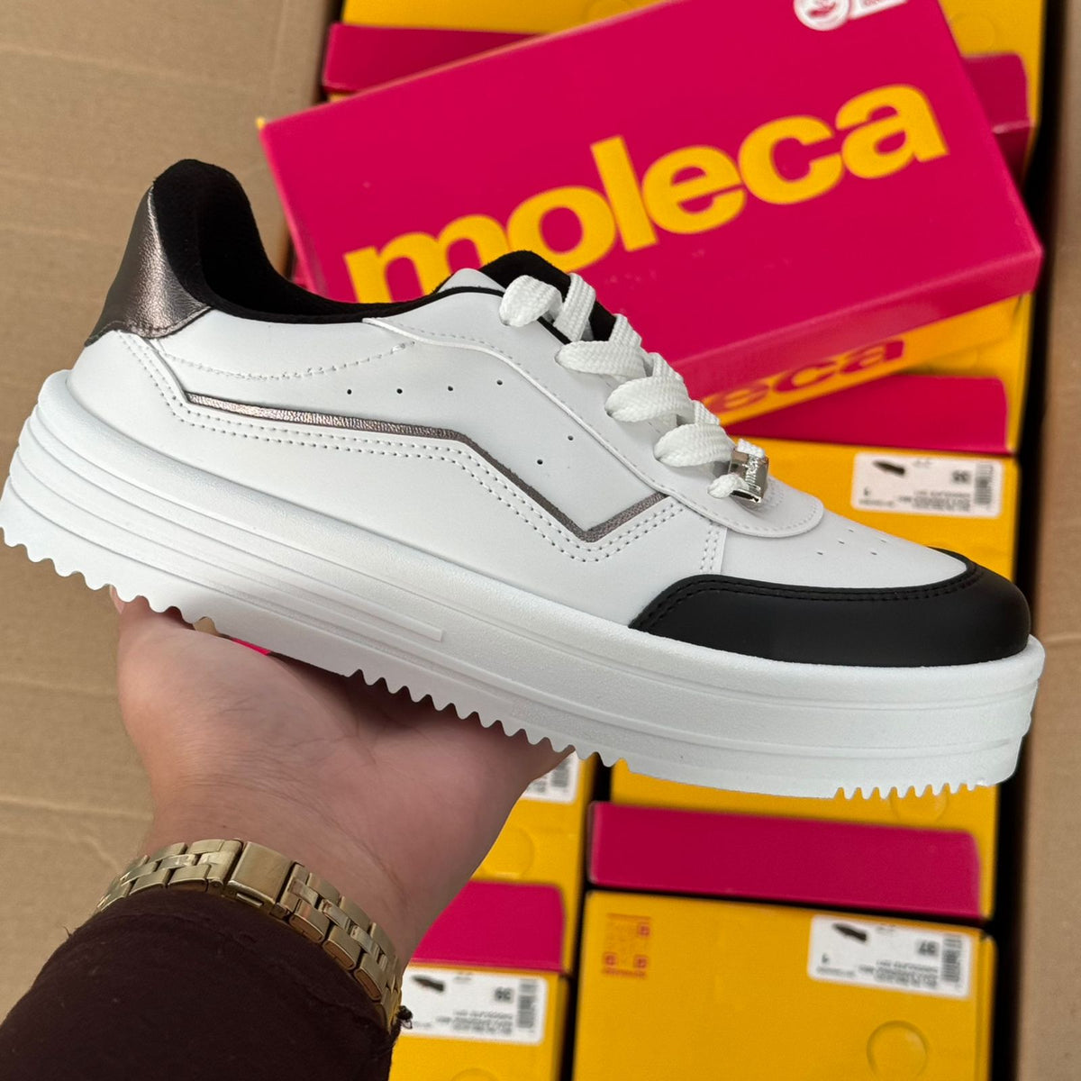 Tênis Moleca Casual Risco Metálico 5782.316