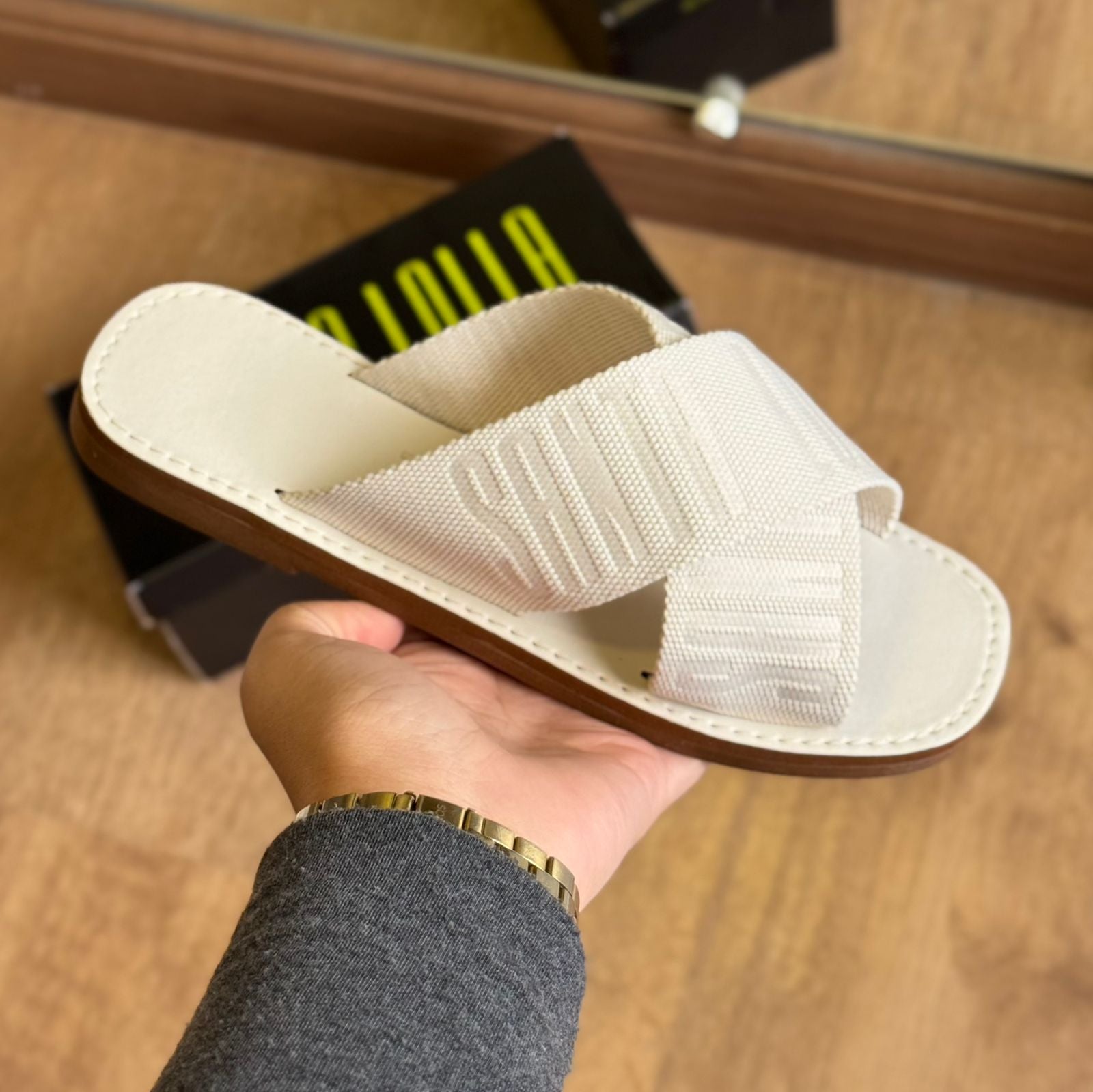 Rasteira Santa Lolla Bico Quadrado Tiras Cruzadas Gorgurão 0472.381B.01B2