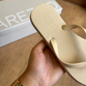 Chinelo Arezzo Brizza Detalhe de Concha Z190260107