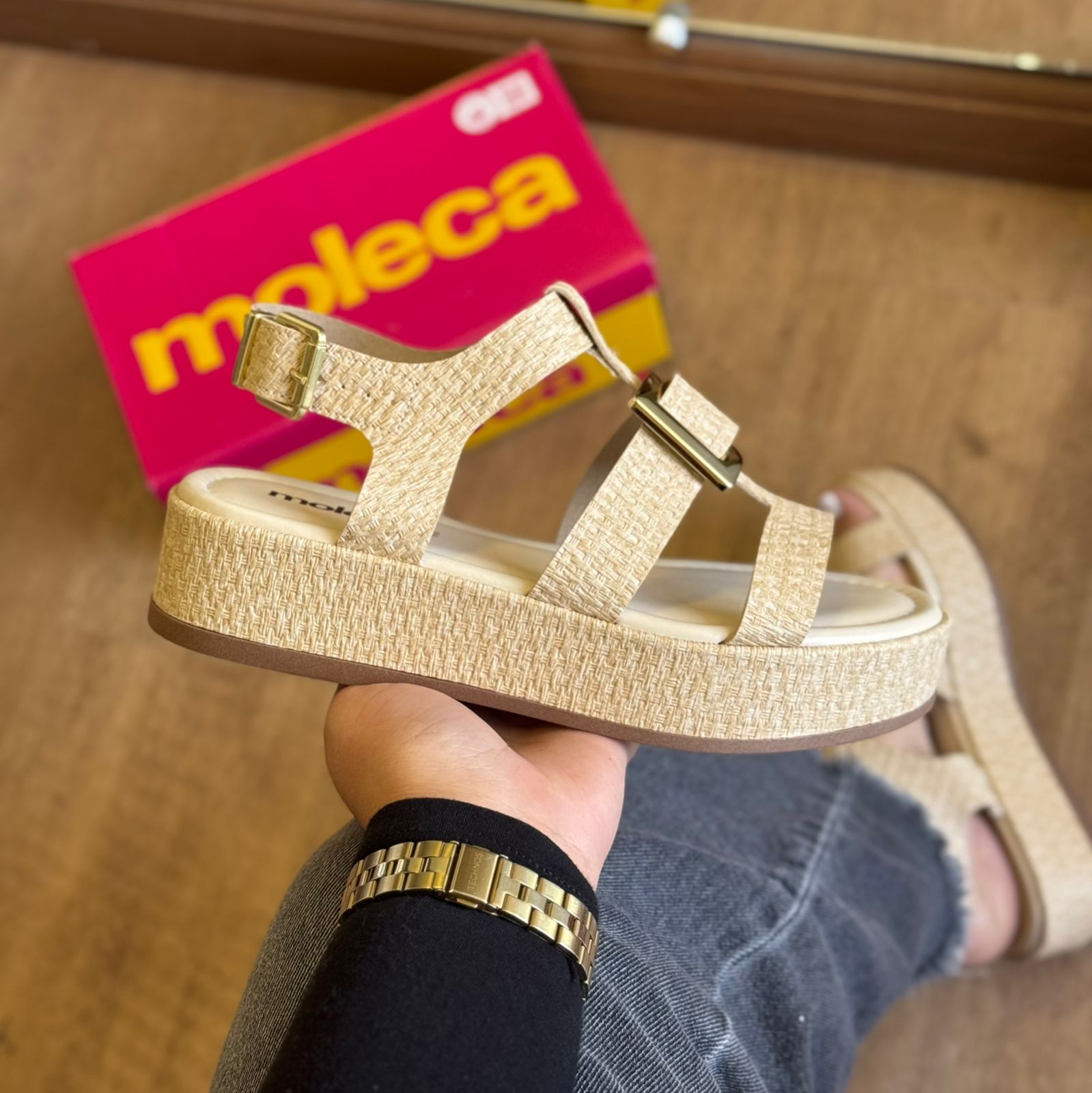 Sandália Moleca Napa Tresse Detalhe Dourado 5553.103