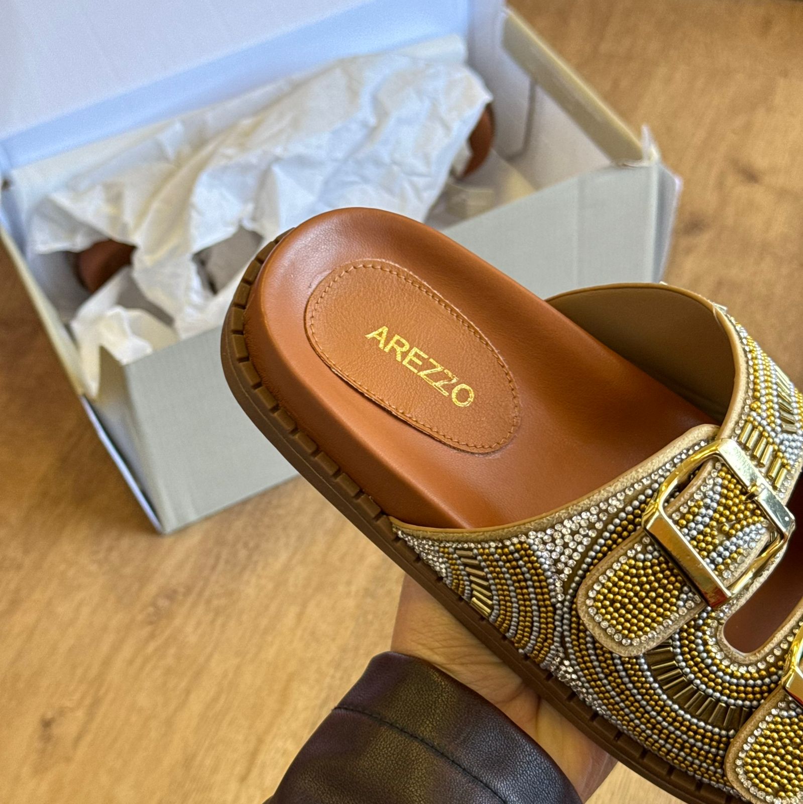 Sandália Arezzo Fivela Detalhes Brilhosos A131300005