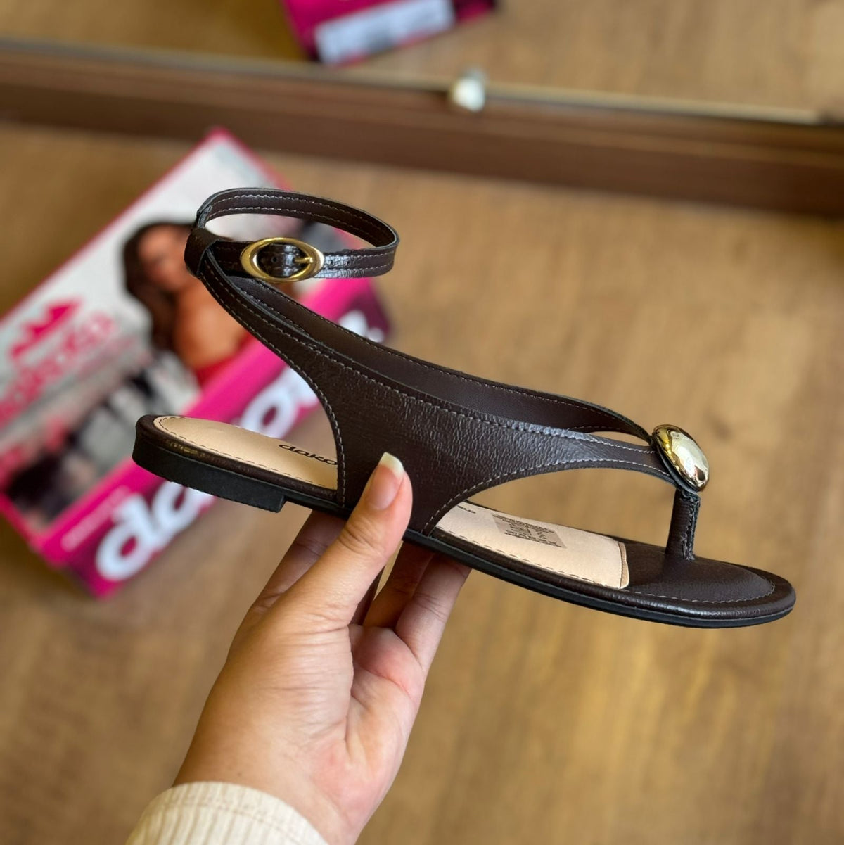 Sandália Dakota Rasteira Detalhe Circular Y8785