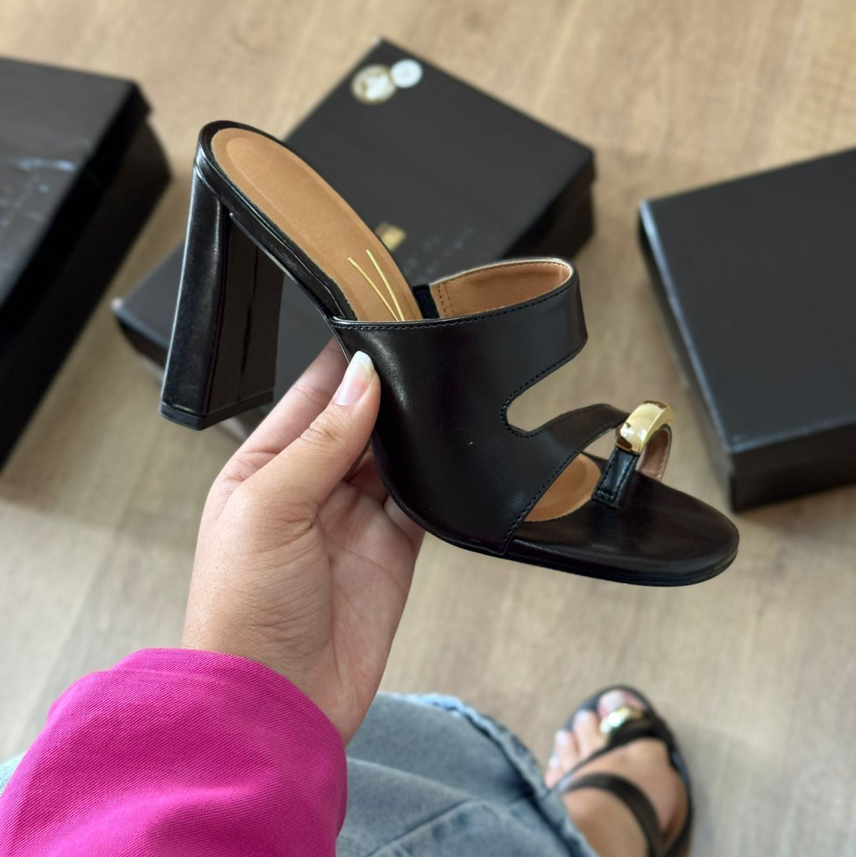 Salto Vizzano Bloco Detalhe Dourado no Dedo 6550.101