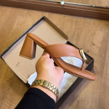 Sandália Vizzano Quadrado Dourado 6530.104