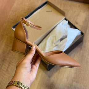 Sandália Vizzano com Bico Fino e Salto Bloco 1220.317