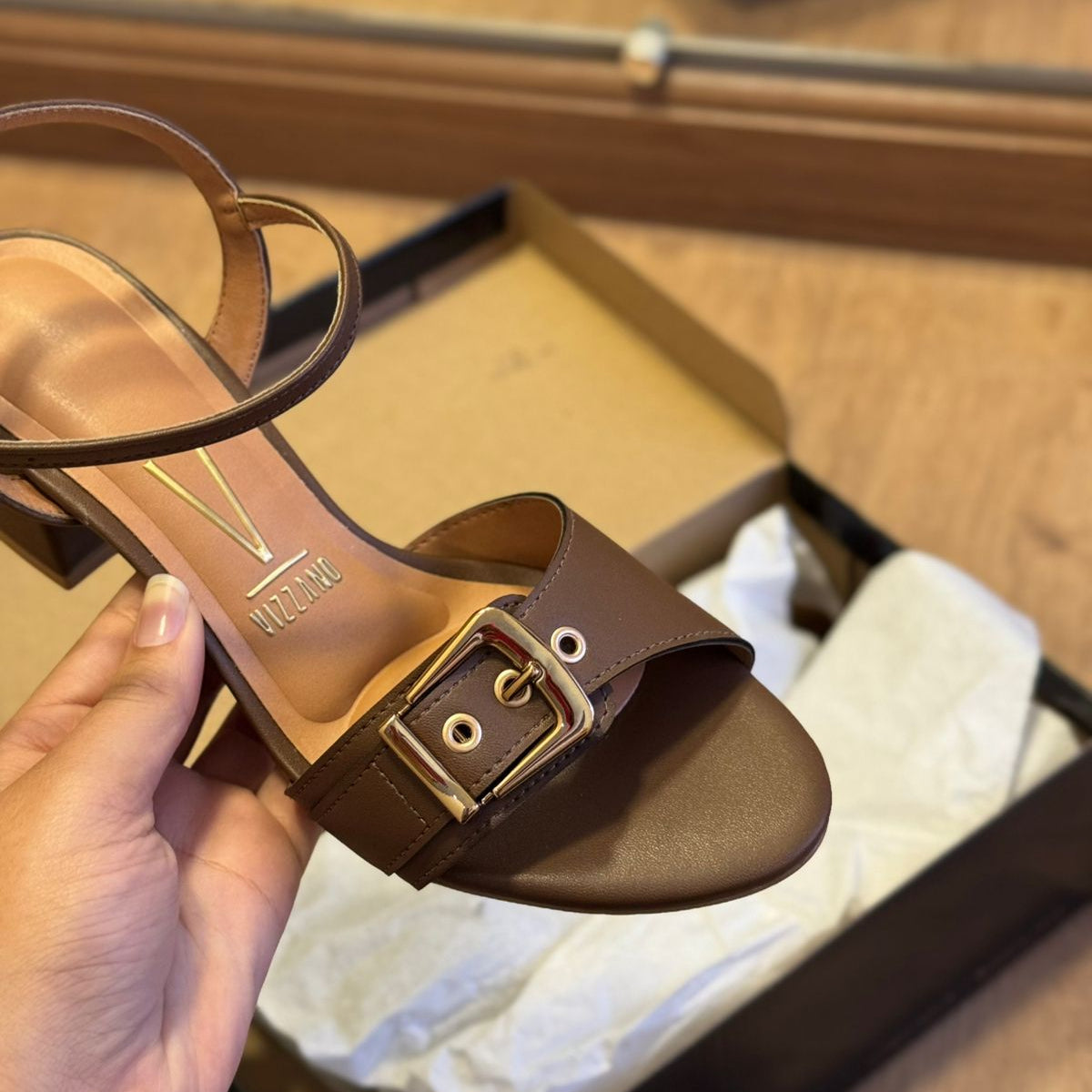 Sandália Vizzano Salto Bloco com Ajuste 6291.1184